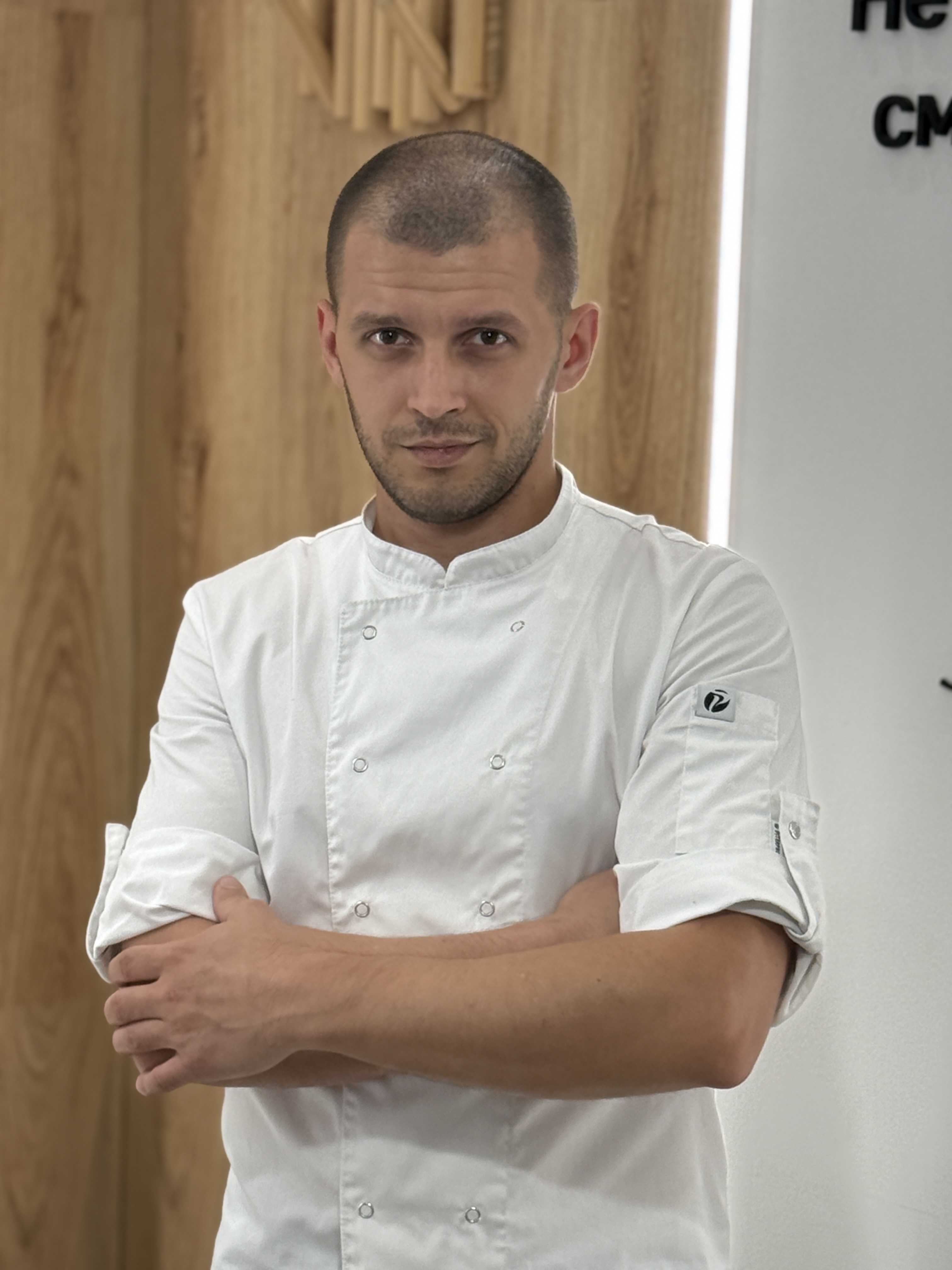 Смирнов Анатолий<br><span style="font-weight: 400">Пекарь Неспешник</span><br>